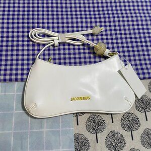 Jacquemus White Shoulder Bag With Gold Branding